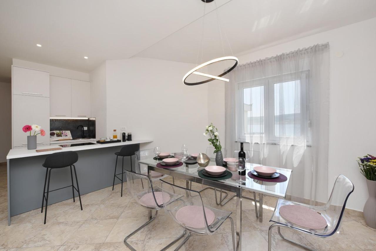 Malako Family Apartment Seline